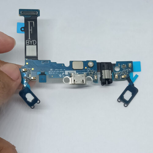 It is a Samsung A510 Micro USB Connector Charging Strip Flex in Pakistan available at hallroad.pk at a cheap price.
